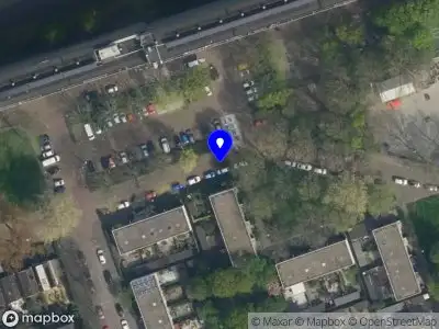 Ambulance met grote spoed naar de Isaäc da Costalaan in Delft