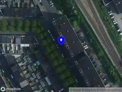 Ambulance met grote spoed naar de 1e Kekerstraat in Amsterdam