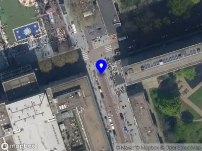 Ambulance met gepaste spoed naar de Karel Doormanstraat in Rotterdam