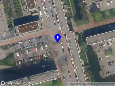 Ambulance met grote spoed naar de Sjanghailaan in Rotterdam