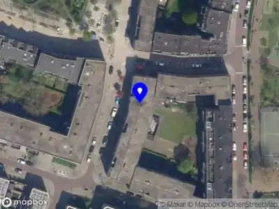 Ambulance met grote spoed naar de Tochtstraat in Rotterdam