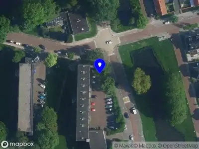 Ambulance met grote spoed naar de Benderslaan in Amstelveen