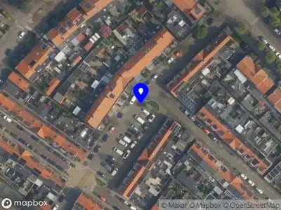 Ambulance met grote spoed naar de Braamstraat in Monster