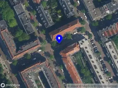 Ambulance met grote spoed naar de Knollendamstraat in Amsterdam