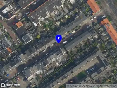 Ambulance met grote spoed naar de Rembrandtstraat in Delft