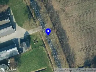 Brandweer met gepaste spoed naar de Nieuwe Daarlerveenseweg in Vriezenveen vanwege stormschade