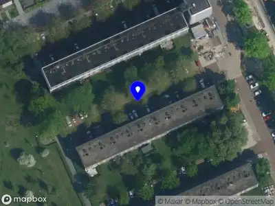 Ambulance met grote spoed naar de Kennemerduinstraat in Amsterdam