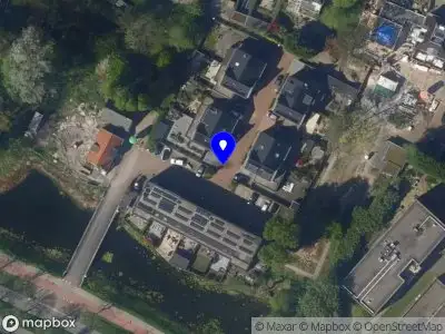 Ambulance met grote spoed naar de Brinkershof in Zoetermeer