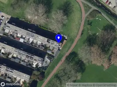 Ambulance met gepaste spoed naar de Schout Gijszpad in Hoogvliet Rotterdam