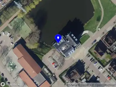 Ambulance met grote spoed naar de Muiderslot in Poortugaal