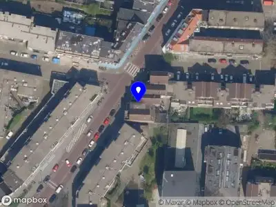 Ambulance met grote spoed naar de Crooswijkseweg in Rotterdam