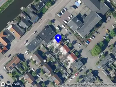 Ambulance met grote spoed naar de Gijsbrecht van Vianenstraat in Oosthuizen