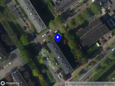 Ambulance met grote spoed naar de Fluitenbergstraat in 's-Gravenhage