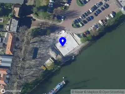 Ambulance met gepaste spoed naar de Compagnieshaven in Enkhuizen