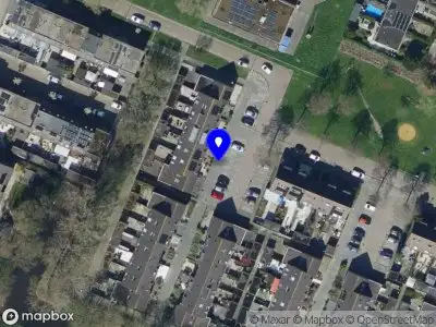 Ambulance met gepaste spoed naar de Roesalkapad in Hoogvliet Rotterdam