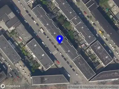 Ambulance met grote spoed naar de Johannes-Brandstraat in Rotterdam