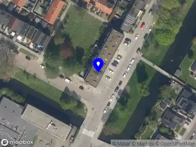 Ambulance met grote spoed naar de Wilgensingel in Rozenburg