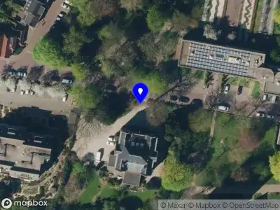 Brandweer met gepaste spoed naar de Achterweg in Tiel vanwege stankoverlast