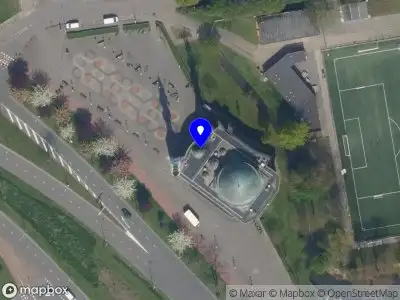 Ambulance met gepaste spoed naar de Mevlanaplein in Rotterdam