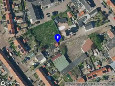 Brandweer met grote spoed naar de Esdoornstraat in Tiel vanwege gebouwbrand