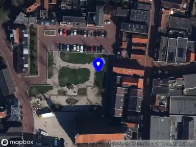 Brandweer naar de Markt in Dokkum vanwege afgaan automatisch brandalarm
