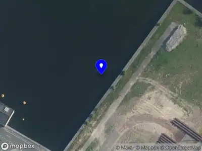 Brandweer met grote spoed naar de Westerhoofd in Amsterdam vanwege reanimatie