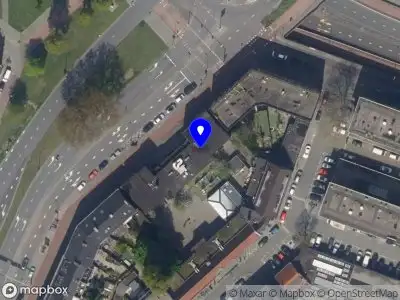 Ambulance met grote spoed naar de Maastunnelplein in Rotterdam