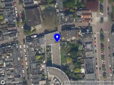 Ambulance met gepaste spoed naar de Karel Doormanhof in Vlaardingen