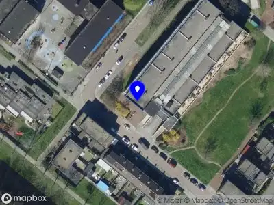 Ambulance met grote spoed naar de Eline Verestraat in Hoogvliet Rotterdam