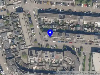 Ambulance met grote spoed naar de De Velden in Schiedam