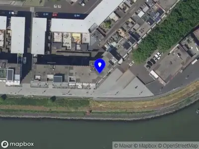 Ambulance met grote spoed naar de Merwehoofd in Papendrecht