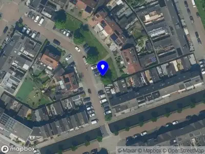 Ambulance met grote spoed naar de Zilvergesp in Volendam