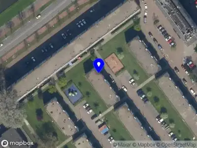 Ambulance met gepaste spoed naar de Van Karnebeekstraat in Schiedam