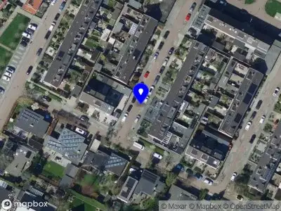 Ambulance met grote spoed naar de Hoge Nes in Heerjansdam