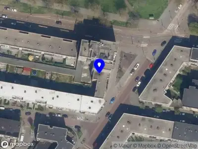 Ambulance met grote spoed naar de Crooswijkseweg in Rotterdam