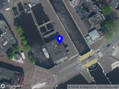 Ambulance met grote spoed naar de Westkade in Zaandam