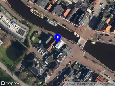 Brandweer met grote spoed naar de Groene Dijk in Joure vanwege personen te water