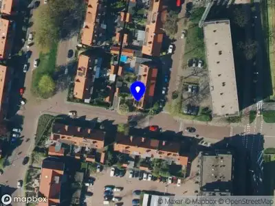 Brandweer met gepaste spoed naar de Celebesstraat in Wageningen vanwege voertuigbrand