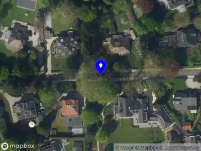 Politie naar de Gerrit van der Veenlaan in Baarn vanwege aanrijding met letsel