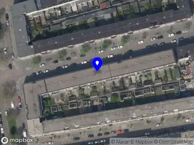 Ambulance met grote spoed naar de Meester Arendstraat in Rotterdam