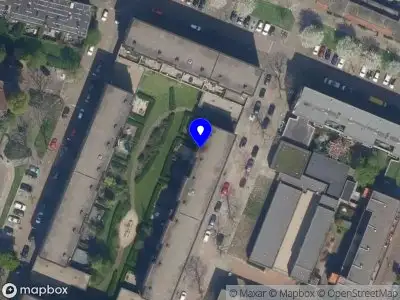 Ambulance met grote spoed naar de Dr. Zamenhofstraat in Rotterdam