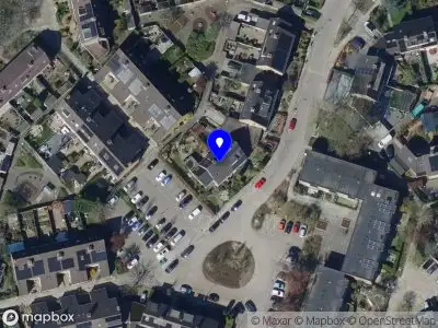 Ambulance met grote spoed naar de Kempenaar in Barendrecht