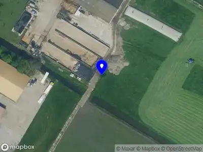 Brandweer met gepaste spoed naar de Oosterweg E in Purmer