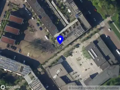 Ambulance met grote spoed naar de Van Royenplein in Voorburg