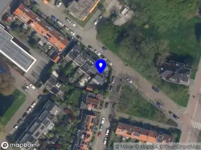 Ambulance met grote spoed naar de Spinbollaan in Rotterdam