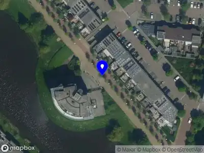 Ambulance met grote spoed naar de J. Paxtonstraat in Velserbroek