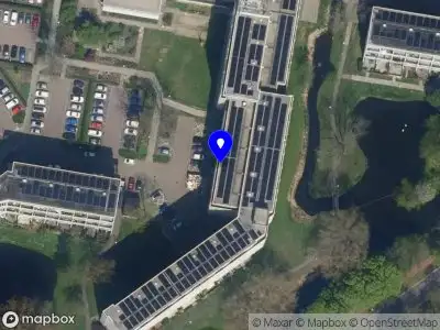 Ambulance met grote spoed naar de De Baronie in Capelle aan den IJssel