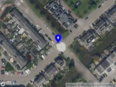 Ambulance met grote spoed naar de Monteverdistraat in Capelle aan den IJssel