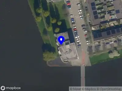 Ambulance met grote spoed naar de Maria Wesselingstraat in Rotterdam