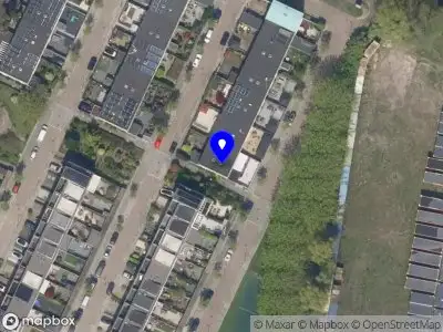 Ambulance met grote spoed naar de Finnjolstraat in Rotterdam